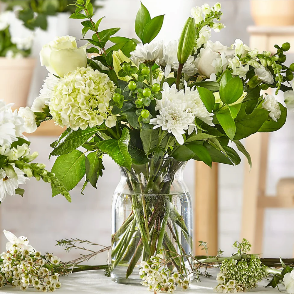 Classic Ivory – A Florist Original