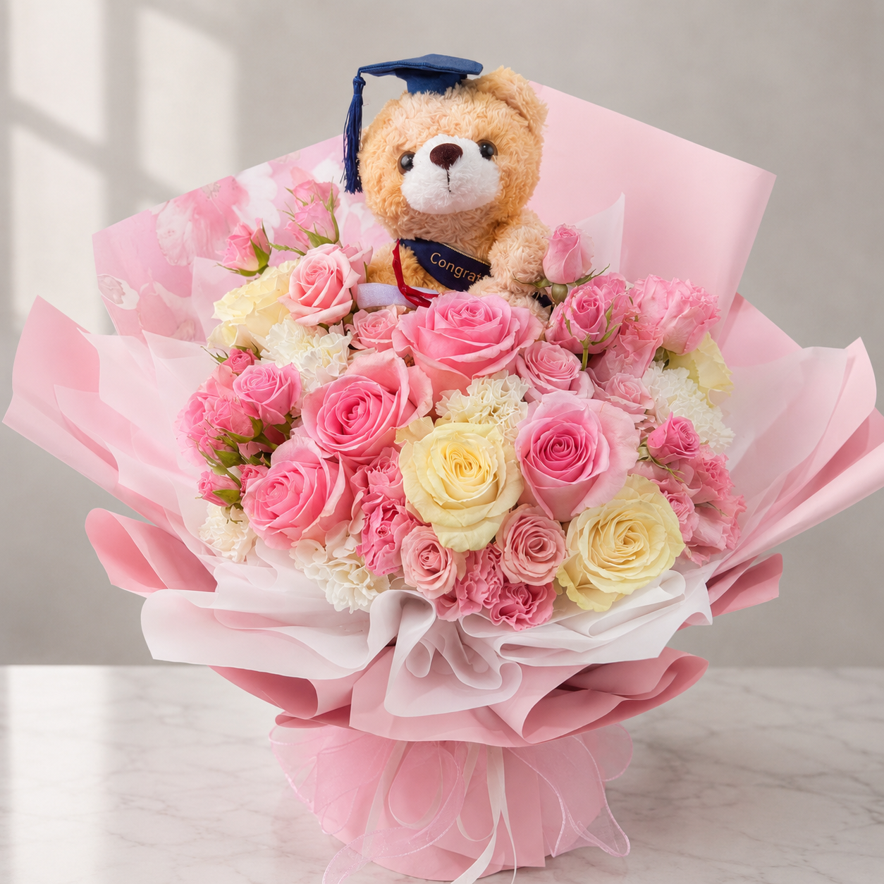 𧸠Graduation Teddy Bear Bouquet